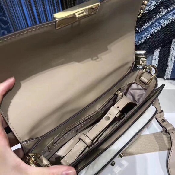 NWT Michael Kora Large Sloan Editor Leather Shoulder Bag in Truffle - Picture 2 of 4